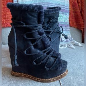 Paloma Barcelo. Navy blue platform wedges. Size 36.